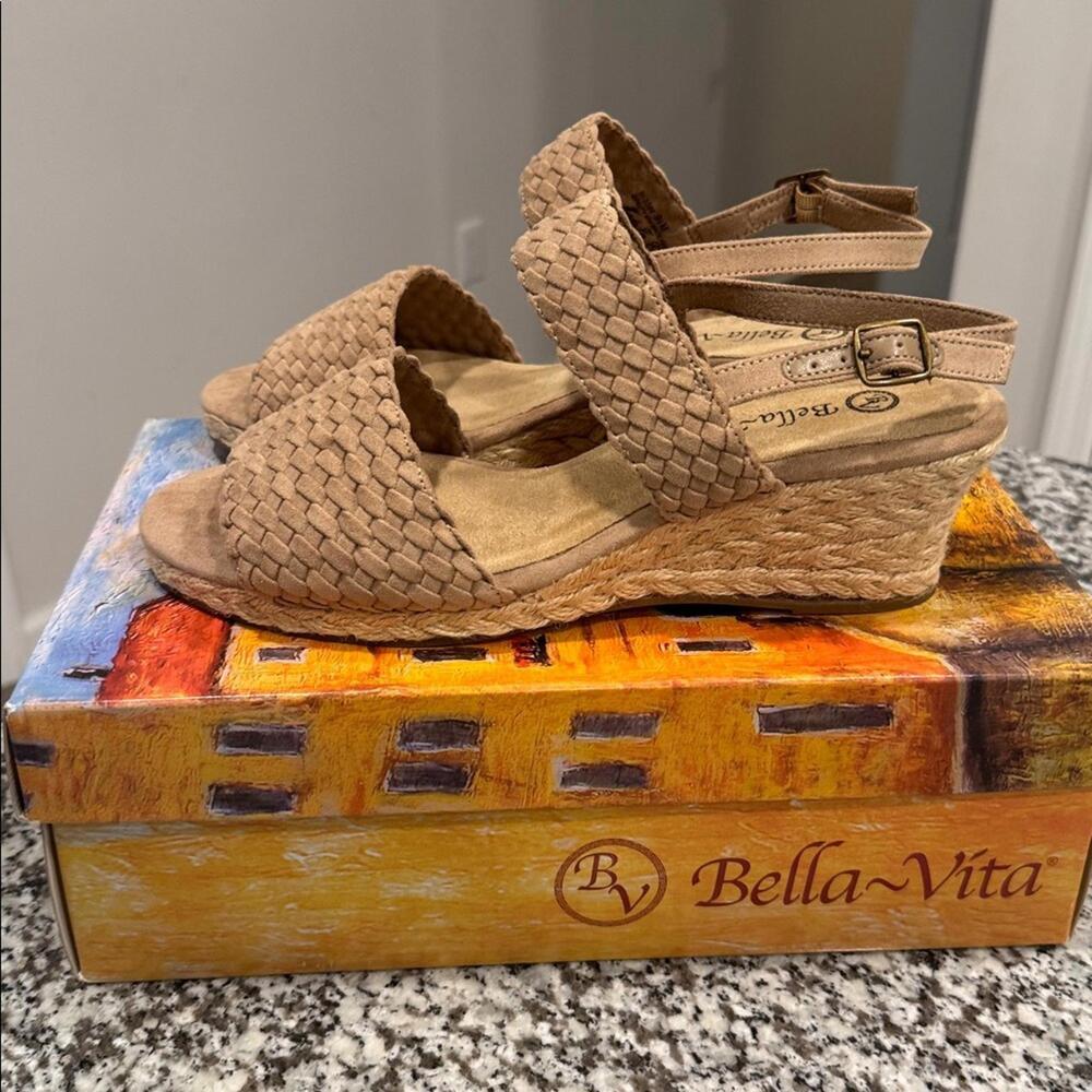 Bella Vita Womens Braided Faux Suede Wedge Sandals 9.5 Medium (B,M) / Light Tan